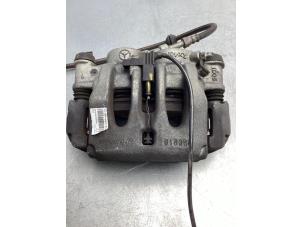 Used Front brake calliper, right Mercedes Vito (447.6) 2.0 116 CDI 16V Price € 121,00 Inclusive VAT offered by Gebr Opdam B.V.