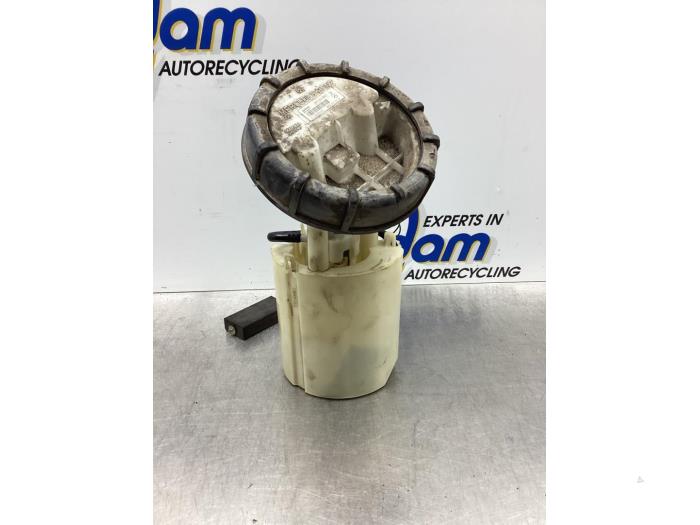 Gebrauchte Benzinpumpe Mercedes C (W203) 1.8 C-180K 16V Preis € 75,00 Margenregelung angeboten von Gebr Opdam B.V.