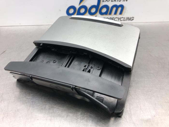 Begagnade Askkopp, fram Audi A6 (C6) 2.4 V6 24V Pris € 21,00 Marginaltabell erbjuds av Gebr Opdam B.V.