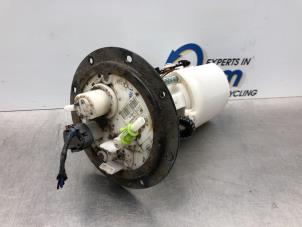 Usagé Pompe essence Hyundai i10 (F5) 1.1i 12V Prix € 50,00 Règlement à la marge proposé par Gebr Opdam B.V.