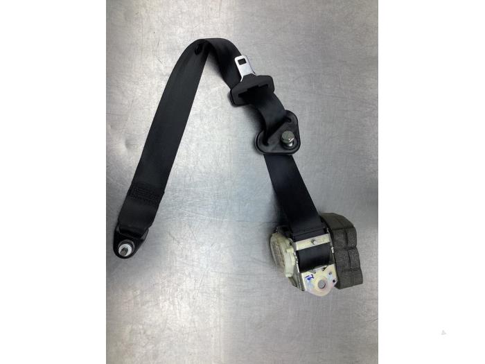 Rear seatbelt, right from a Abarth 500/595/695 1.4 T-Jet 16V 2011