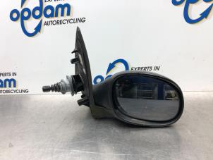 Used Wing mirror, right Peugeot 206 (2A/C/H/J/S) 1.4 XR,XS,XT,Gentry Price € 20,00 Margin scheme offered by Gebr Opdam B.V.