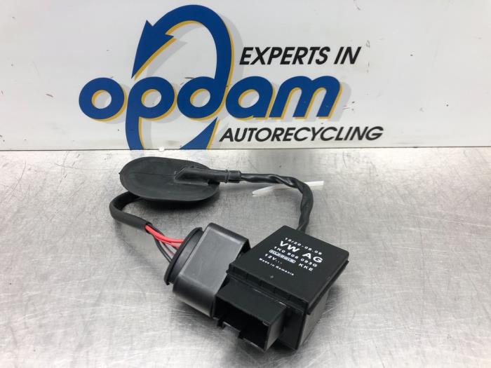 Usagé Module pompe carburant Skoda Fabia III Combi (NJ5) 1.2 TSI 16V Greentech Prix € 30,00 Règlement à la marge proposé par Gebr Opdam B.V.