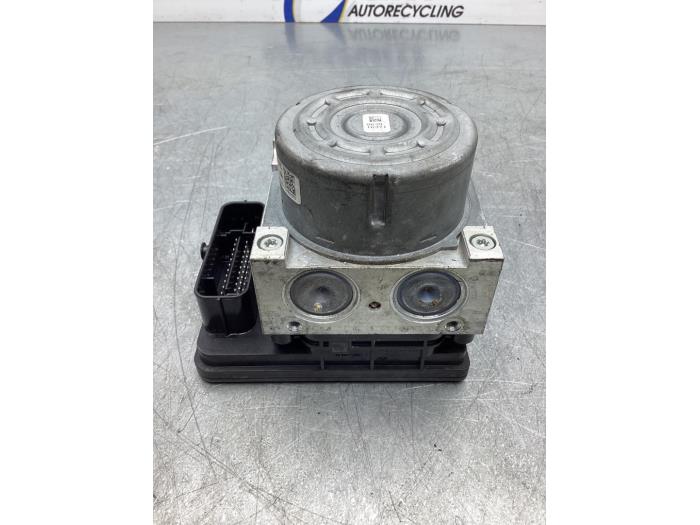 Begagnade ABS-pump Peugeot 2008 (CU) 1.2 Vti 12V PureTech 82 Pris € 255,00 Marginaltabell erbjuds av Gebr Opdam B.V.