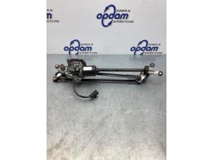 Used Wiper motor + mechanism Hyundai H-300 2.5 CRDi Price € 50,00 Margin scheme offered by Gebr Opdam B.V.