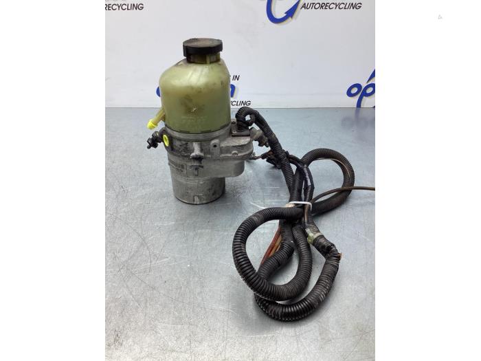 Opel Zafira B Power steering pumps stock