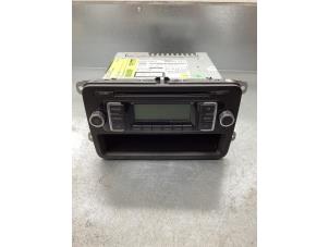 Gebrauchte Radio CD Spieler Volkswagen Polo V (6R) 1.6 TDI 16V 90 Preis € 50,00 Margenregelung angeboten von Gebr Opdam B.V.