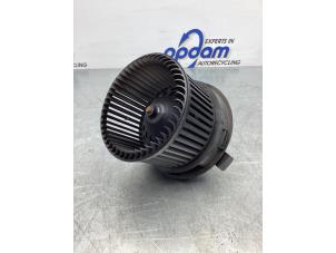 Used Heating and ventilation fan motor Peugeot 207 CC (WB) 1.6 16V THP Price € 25,00 Margin scheme offered by Gebr Opdam B.V.