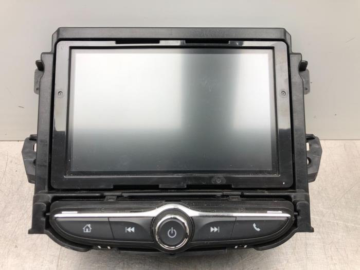 Controlador de pantalla multimedia de un Opel Karl 1.0 ecoFLEX 12V 2018