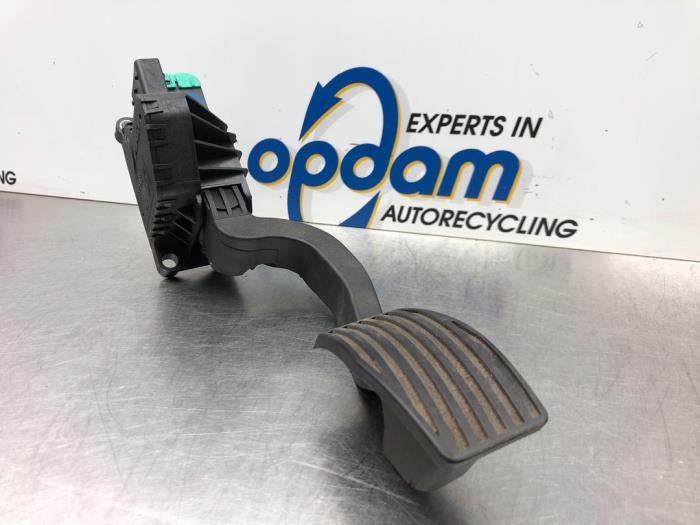 Throttle pedal position sensor Opel Corsa D 1.2 16V 55702022 Z12XEP