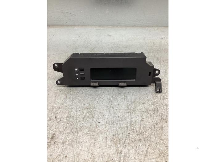 Begagnade Innerdisplay Hyundai i20 1.2i 16V Pris € 26,00 Marginaltabell erbjuds av Gebr Opdam B.V.