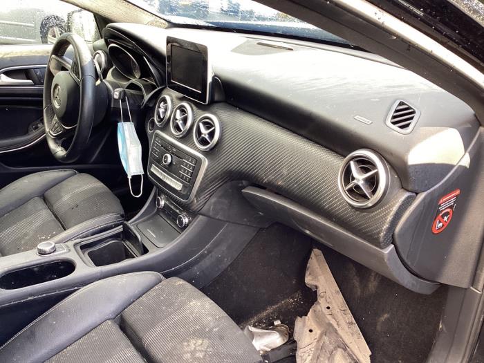 Juego y módulo de airbag de un Mercedes-Benz A (W176) 1.5 A-180 CDI, A-180d 16V 2018