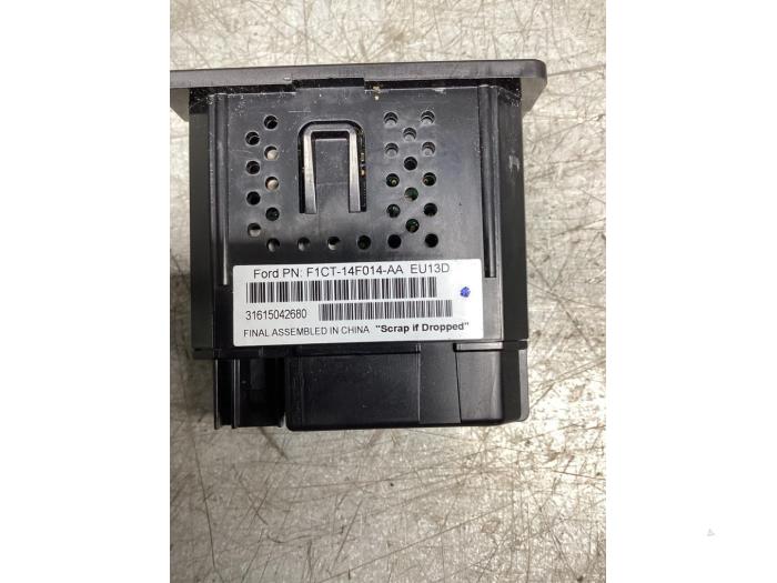 Connexion USB d'un Ford C-Max (DXA) 1.5 TDCi 120 16V 2016