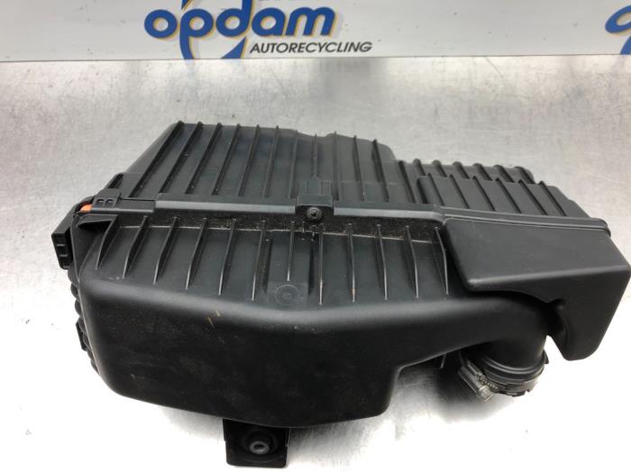 Begagnade Luftfilterhus Opel Corsa F (UB/UH/UP) 1.2 12V 75 Pris € 64,00 Marginaltabell erbjuds av Gebr Opdam B.V.