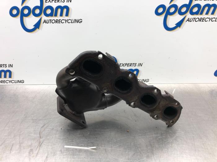 Exhaust manifold from a Volkswagen Touran (1T3) 1.4 16V TSI 140 2014