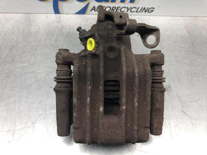 Gebrauchte Bremszange links hinten Volkswagen Bora (1J2) 1.6 16V Preis € 25,00 Margenregelung angeboten von Gebr Opdam B.V.