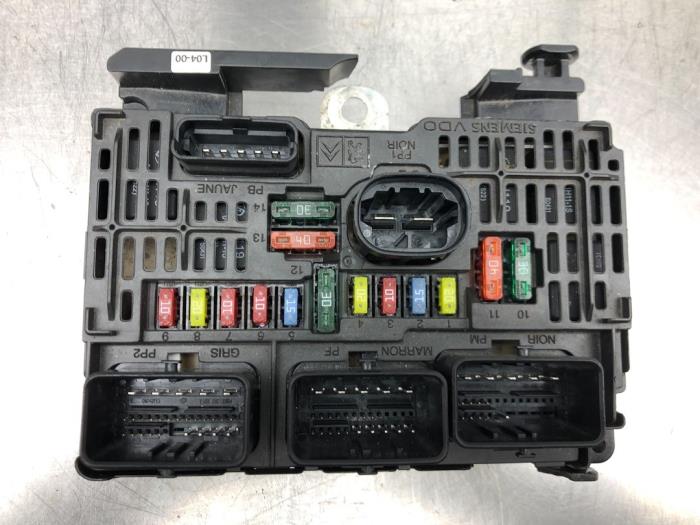 Fuse box Citroen C5 II Berline 2.0 16V - 9657718580 SIEMENS vdo