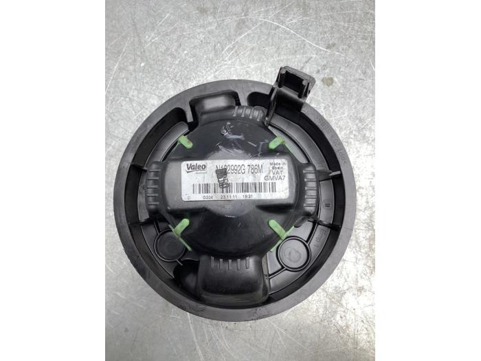 Heating and ventilation fan motor from a Peugeot 207 SW (WE/WU) 1.6 HDi 2012