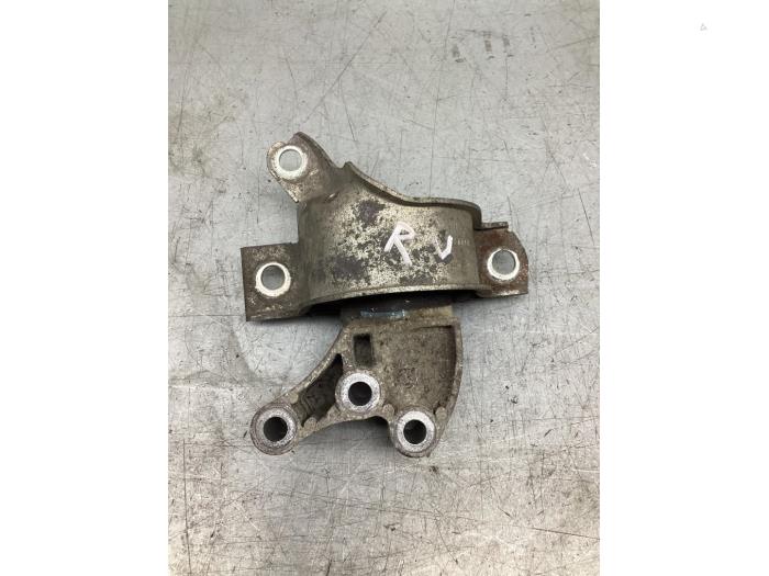 Usagé Support moteur Fiat Panda (169) 1.2, Classic Prix € 21,00 Règlement à la marge proposé par Gebr Opdam B.V.