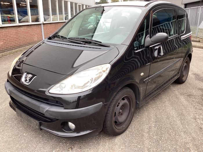Begagnade Front Peugeot 1007 (KM) 1.4 HDI Pris € 50,00 Marginaltabell erbjuds av Gebr Opdam B.V.