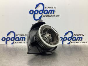 Usagé Ventilateur chauffage Skoda Fabia III Combi (NJ5) 1.2 TSI 16V Greentech Prix € 75,00 Règlement à la marge proposé par Gebr Opdam B.V.