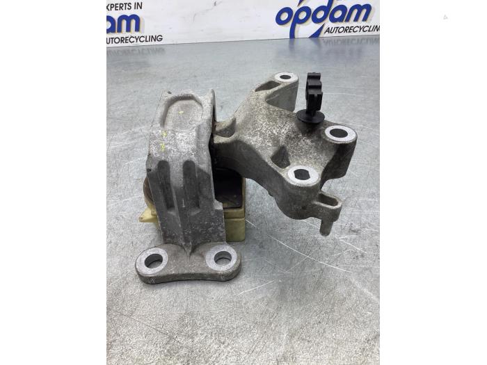 Used Engine mount Renault Megane III Grandtour (KZ) 1.2 16V TCE 130 Price € 26,00 Margin scheme offered by Gebr Opdam B.V.