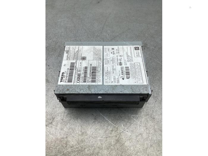 Używane Modul nawigacji Volvo V60 I (FW/GW) 1.6 T3 16V Cena € 128,00 Procedura marży oferowane przez Gebr Opdam B.V.