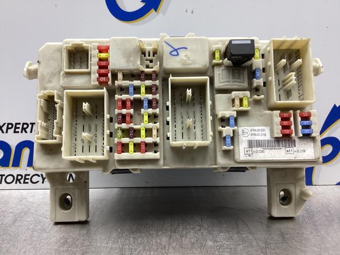Fuse box Ford Focus 2 Wagon 1.6 TDCi 16V 90 - 1342982 FORD