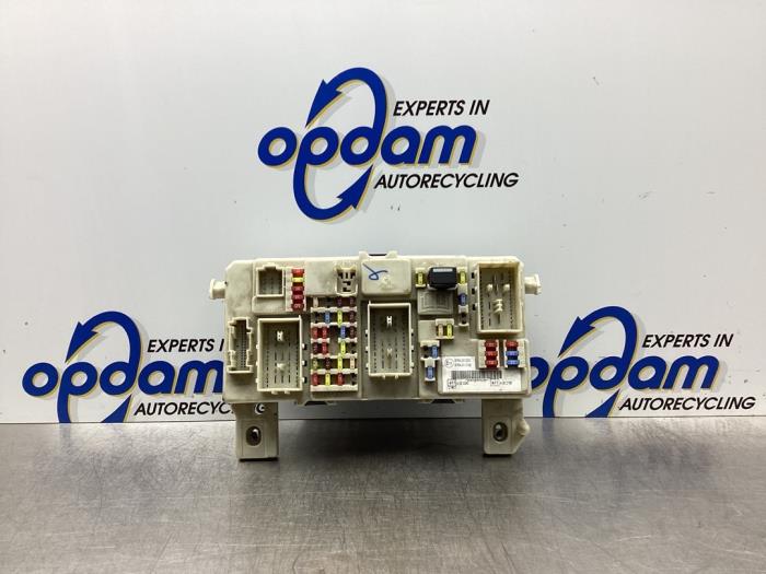 Fuse box Ford Focus 2 Wagon 1.6 TDCi 16V 90 - 1342982 FORD