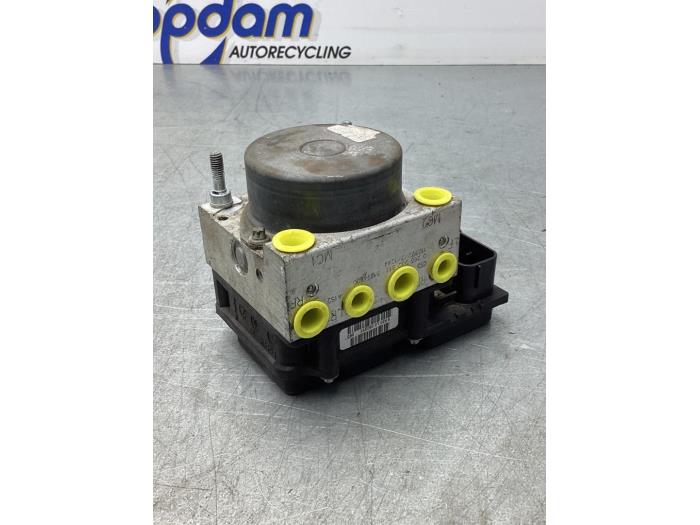 Używane Pompa ABS Fiat Punto II (188) 1.3 JTD Multijet 16V Cena € 51,00 Procedura marży oferowane przez Gebr Opdam B.V.