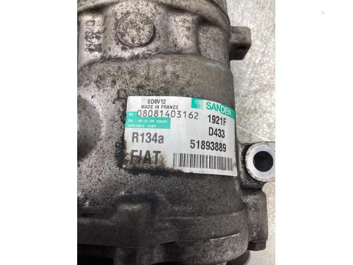 Compresseur de clim d'un Fiat Punto II (188) 1.3 JTD Multijet 16V 2011