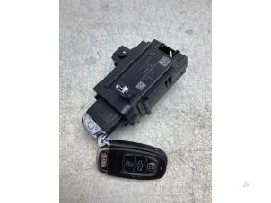 Used Electronic ignition key Audi A4 Avant (B8) 2.0 TFSI 16V Price € 75,00 Margin scheme offered by Gebr Opdam B.V.