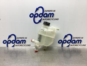 Used Expansion vessel Smart Fortwo Coupé (451.3) 1.0 45 KW Price € 25,00 Margin scheme offered by Gebr Opdam B.V.