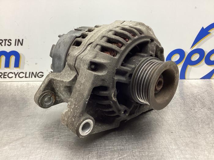 Dynamo d'un Opel Corsa B (73/78/79) 1.0i 12V 2000
