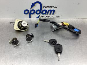 Used Set of cylinder locks (complete) Peugeot 206 CC (2D) 1.6 16V Price € 75,00 Margin scheme offered by Gebr Opdam B.V.