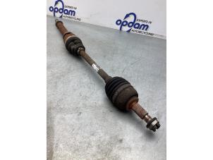 Used Front drive shaft, right Renault Clio III (BR/CR) 1.5 dCi FAP Price € 50,00 Margin scheme offered by Gebr Opdam B.V.