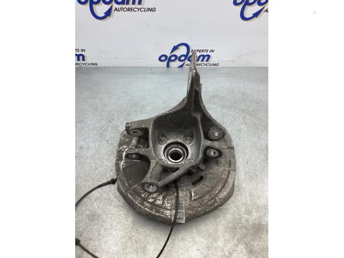 Knuckle, rear right from a BMW 5 serie Touring (F11) 523i 16V 2015