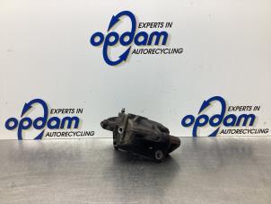 Usagé Etrier de frein (pince) avant gauche Opel Agila (A) 1.2 16V Twin Port Prix € 30,00 Règlement à la marge proposé par Gebr Opdam B.V.