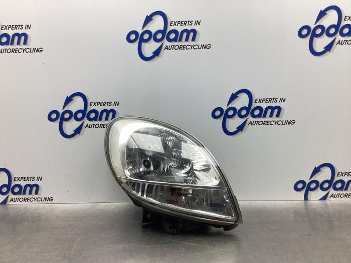 Używane Reflektor prawy Renault Kangoo Express (FC) 1.5 dCi 60 Cena € 42,00 Procedura marży oferowane przez Gebr Opdam B.V.