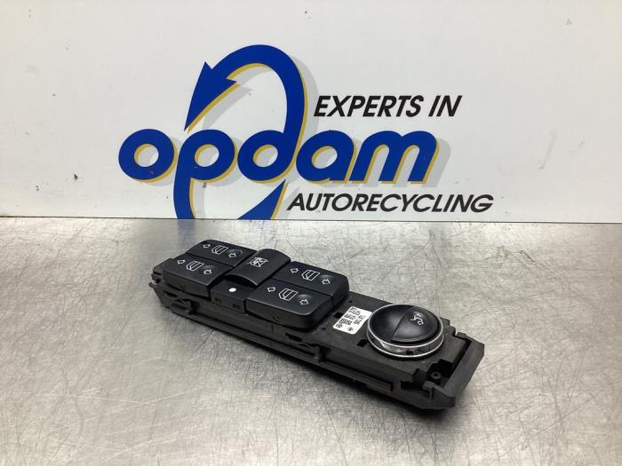 Usados Interruptor de ventanilla eléctrica Mercedes S (W220) 3.2 S-320 CDI,Lang Precio € 42,00 Norma de margen ofrecido por Gebr Opdam B.V.