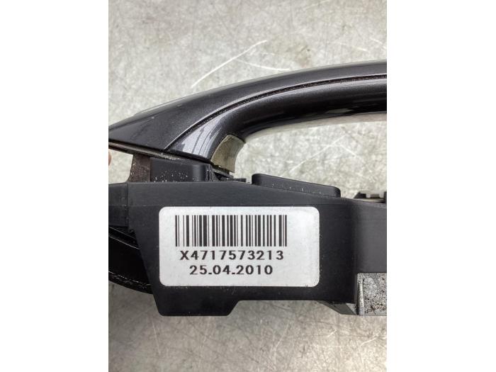 Handle from a BMW 5 serie Gran Turismo (F07) 530d 24V 2010