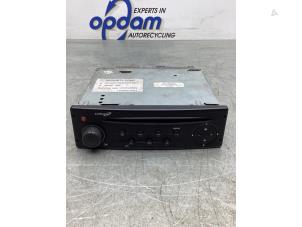 Used Radio CD player Renault Trafic New (FL) 2.5 dCi 16V 115 FAP Price € 200,00 Margin scheme offered by Gebr Opdam B.V.