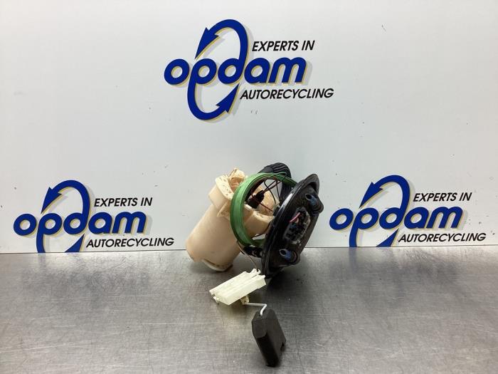 Begagnade Bensinpump Opel Combo Tour (Corsa C) 1.6 Pris € 35,00 Marginaltabell erbjuds av Gebr Opdam B.V.