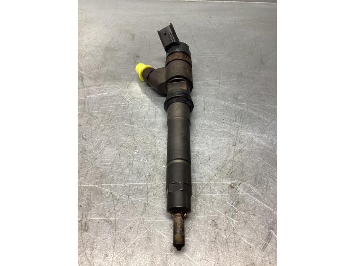 Injector (diesel) from a Iveco New Daily III 35C10V,S10V 2.3 HPI Unijet 16V 2004
