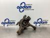 Opel Astra H GTC (L08) 1.6 16V Twinport Knuckle, front left