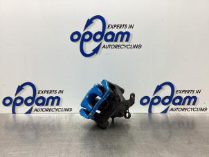 Used Rear brake calliper, left Opel Astra H GTC (L08) 1.6 16V Twinport Price € 50,00 Margin scheme offered by Gebr Opdam B.V.