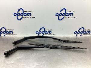 Used Front wiper arm Kia Picanto (JA) 1.0 12V Price € 50,00 Margin scheme offered by Gebr Opdam B.V.