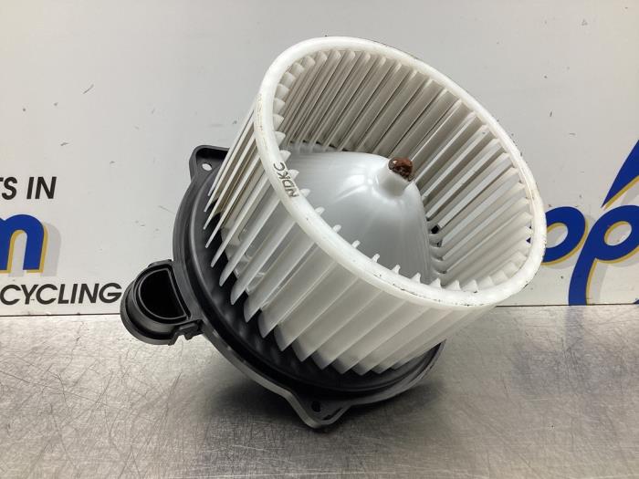 Heating and ventilation fan motor from a Kia Picanto (JA) 1.0 12V 2019