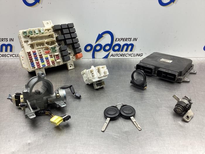 Used Engine management computer Smart Forfour (454) 1.5 16V Price € 175,00 Margin scheme offered by Gebr Opdam B.V.