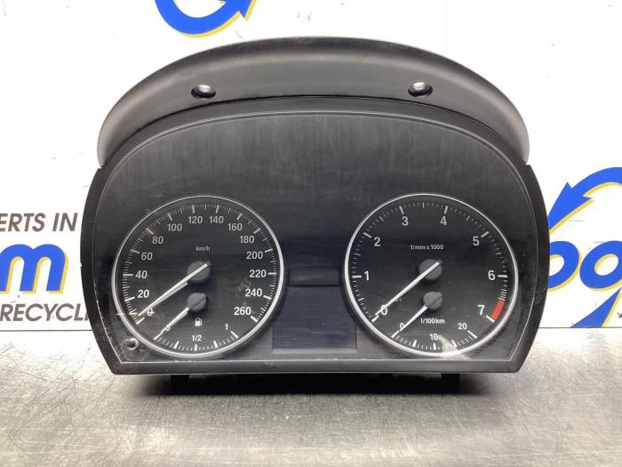 Odometer KM from a BMW 3 serie (E90) 318i 16V 2008